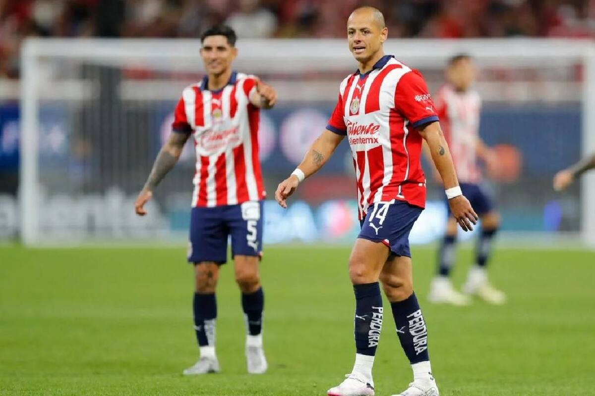 ¿Cuánto tiempo ha pasado desde que "Chicharito" no juega con Chivas?
