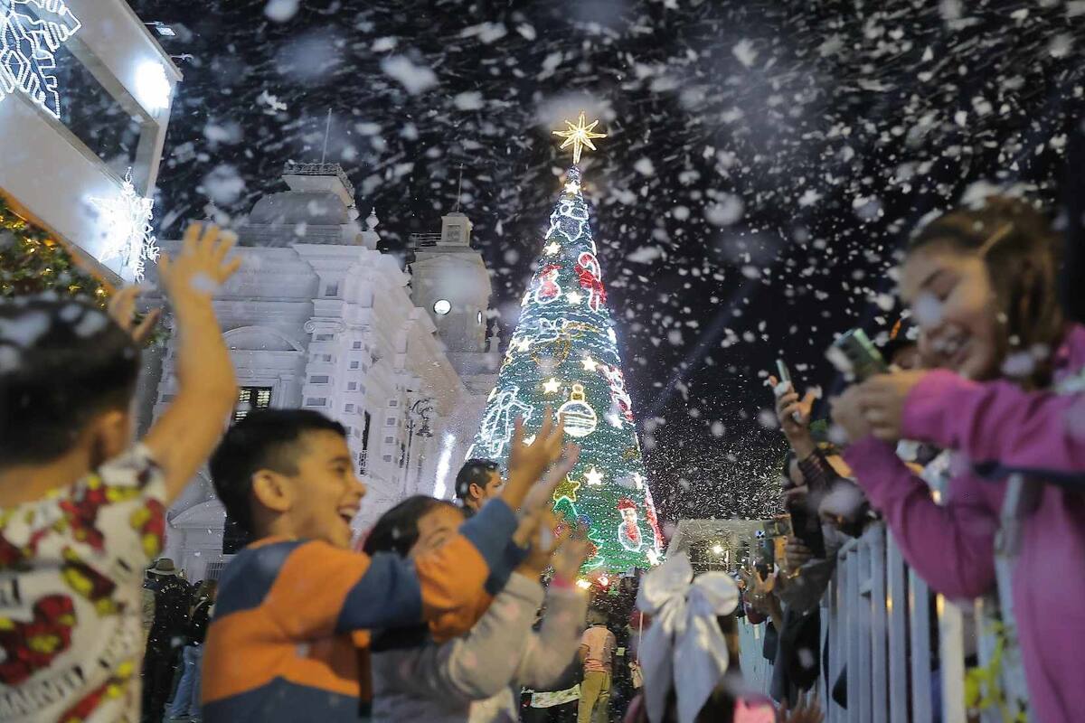 Se enciende el espíritu de la Navidad en la Plaza Zaragoza