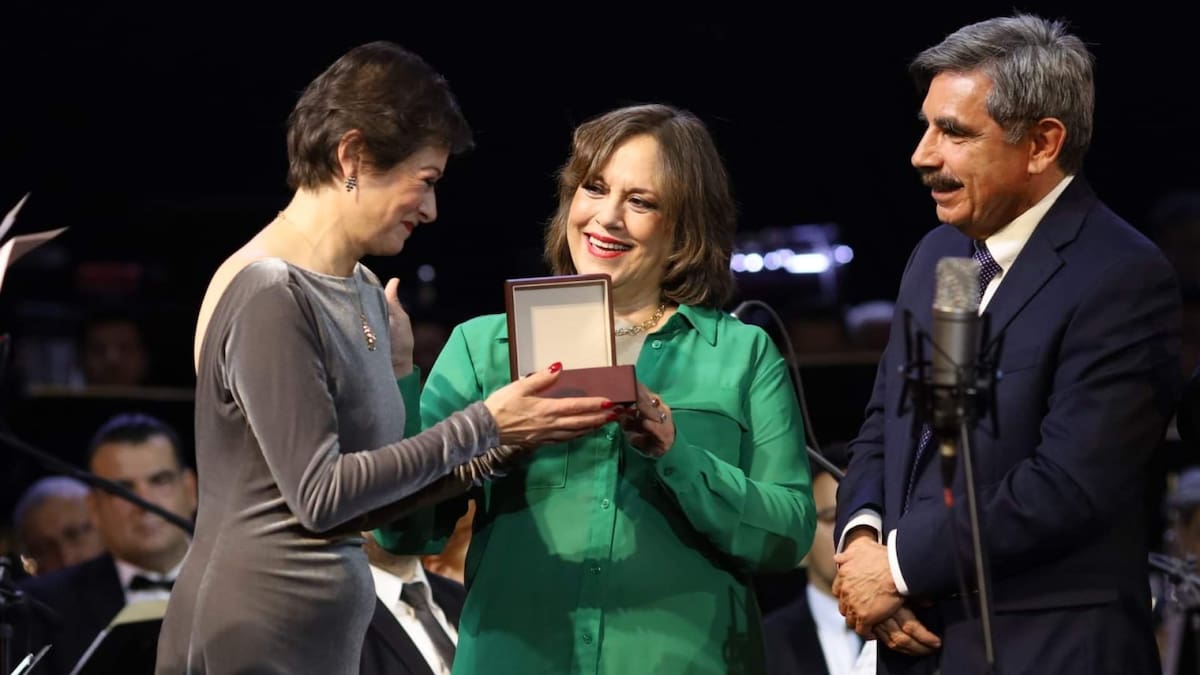 En 2023 fue reconocida con la medalla de FAOT (Festival Alfonso Ortiz Tirado)