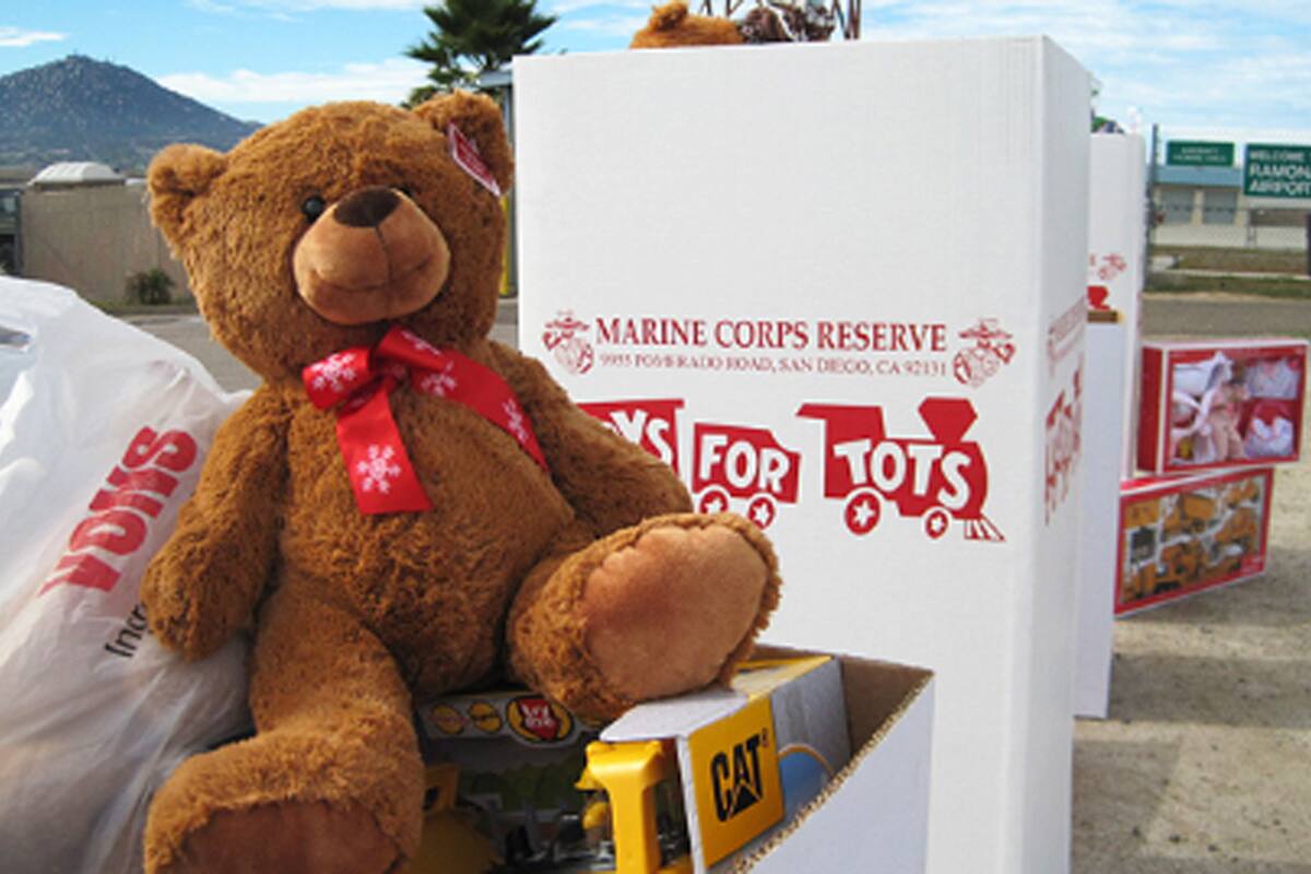 Recolectan juguetes en aeropuertos del condado de San Diego