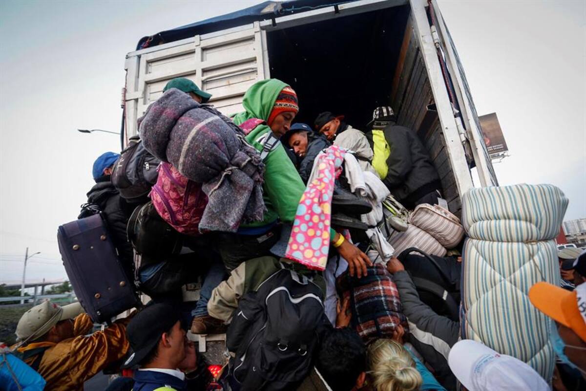 Chiapas: Interceptan camión con 156 migrantes centroamericanos “apilados”