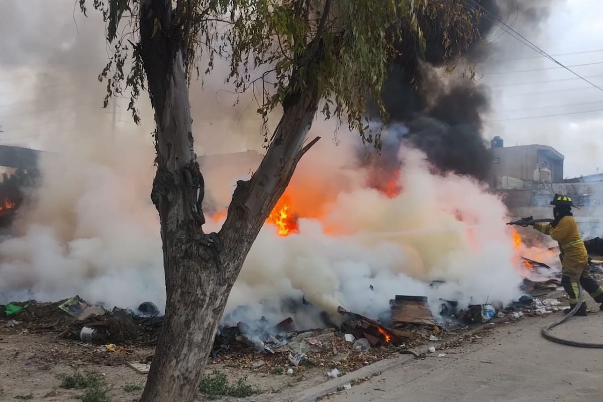 Bomberos Tijuana sofocan tres incendios en distintos rumbos