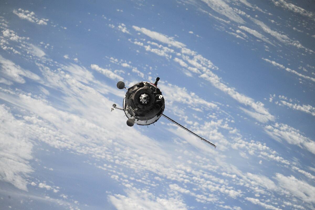 La saturación de satélites es un hecho, buscan crear un “derecho de paso”