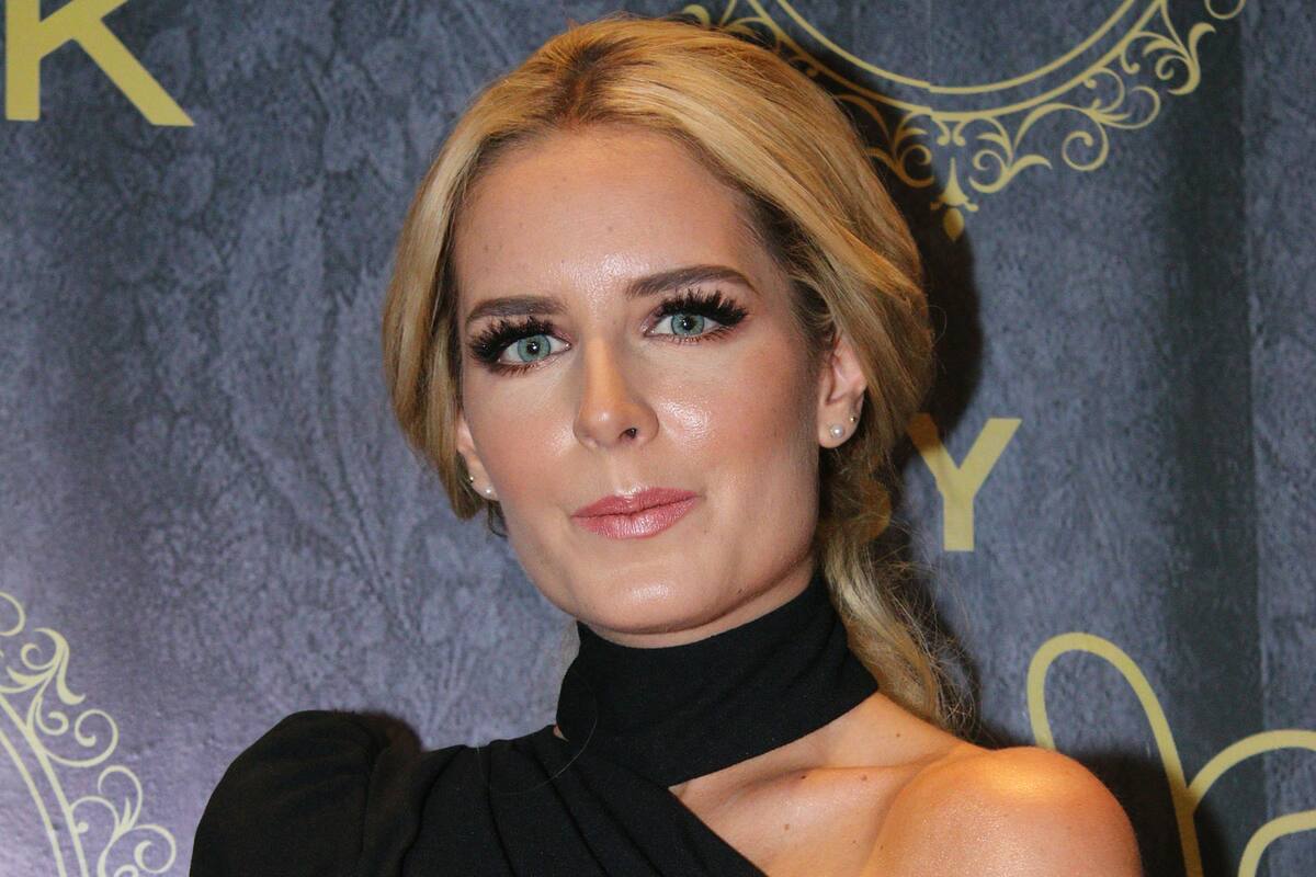 Reaparece Tanía Ruiz en portada de revista