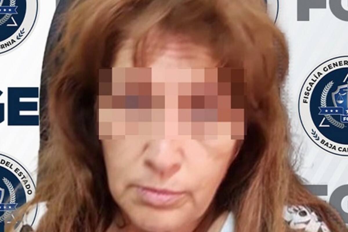 Detienen a mujer por presunta venta de droga durante cateo