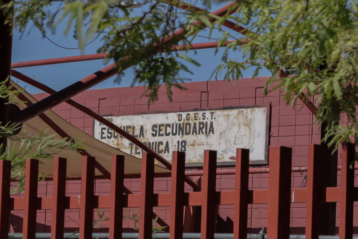 Llegan a acuerdo madres y autoridades educativas para abrir la Secundaria Técnica #18