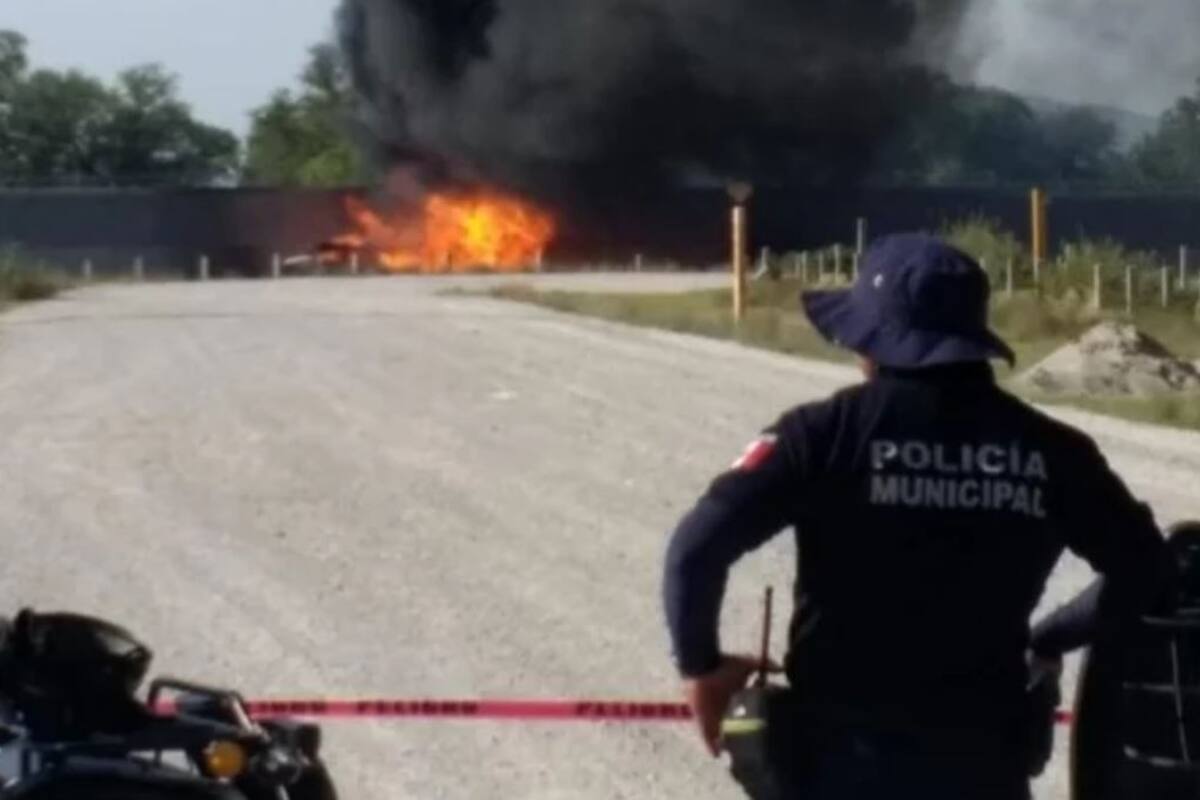 Se incendian alrededores de refinería Bicentenario