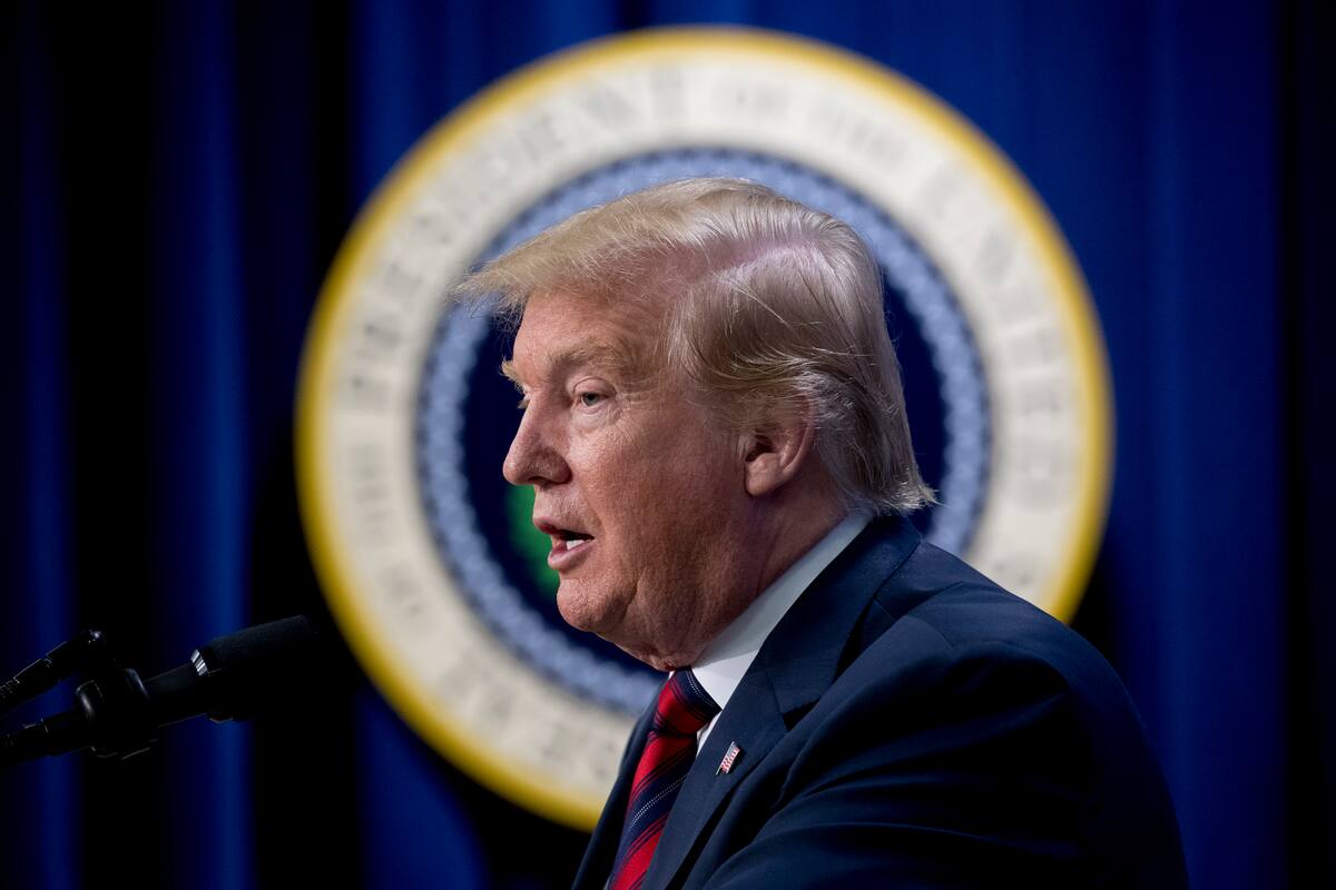 Trump propone dar ciudadanía por "mérito" profesional