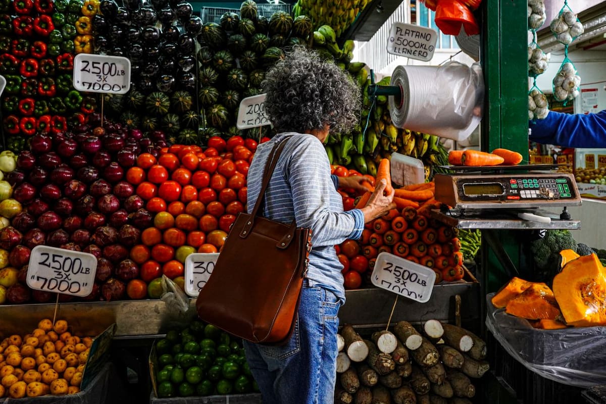 La dependencia destacó que el precio del tomate saladet mostró una disminución de 54.4% en las centrales de abasto entre abril y la segunda semana de junio. | Foto: Pexels