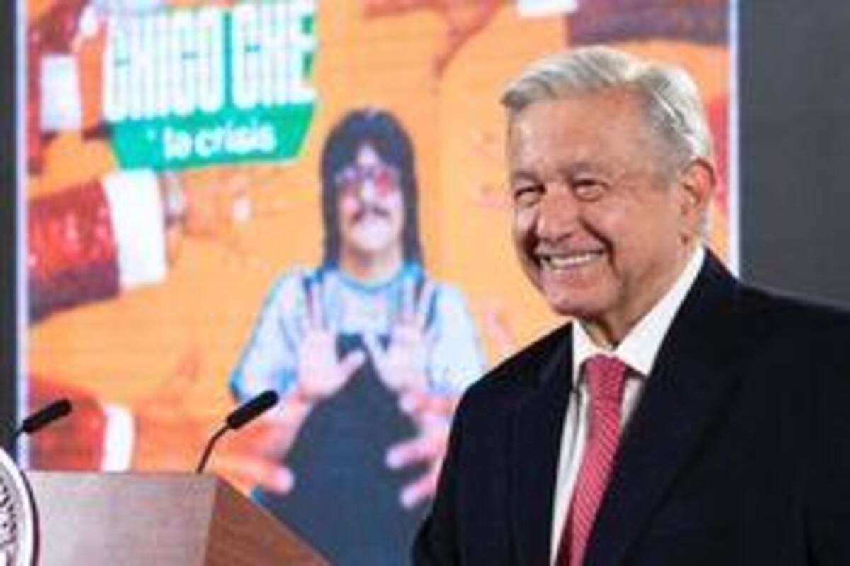 VIDEO: AMLO responde con canción de Chico Che al “hackeo” y críticas sobre su salud por Carlos Loret de Mola en Latinus