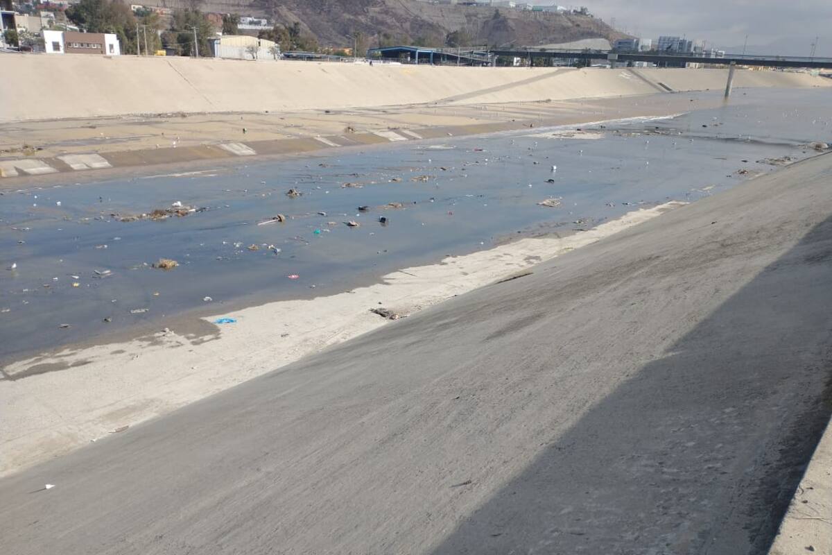 Localizan osamenta en el canal del Río Tijuana