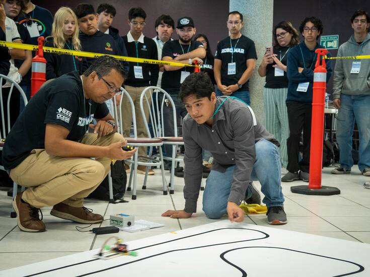 Realiza Cicese competencia de robótica para jóvenes