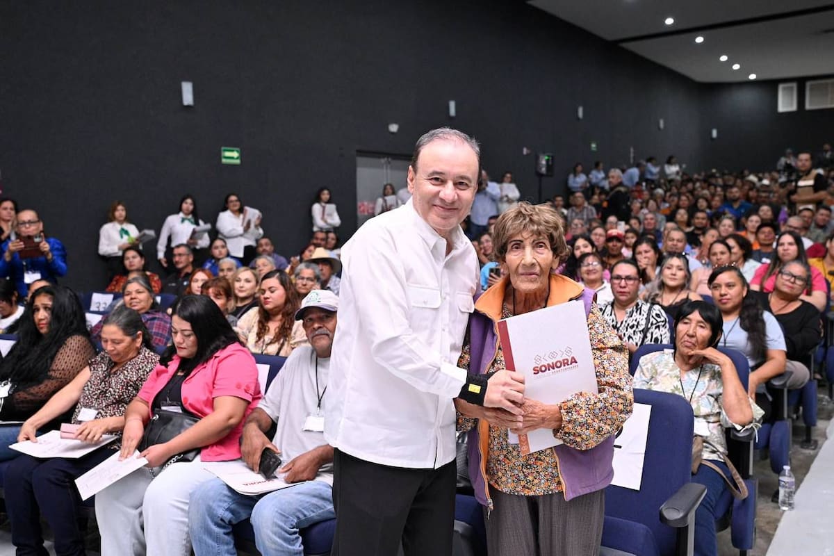 Coloca gobernador Durazo primera piedra de lo que será la UTH en el Río Altar