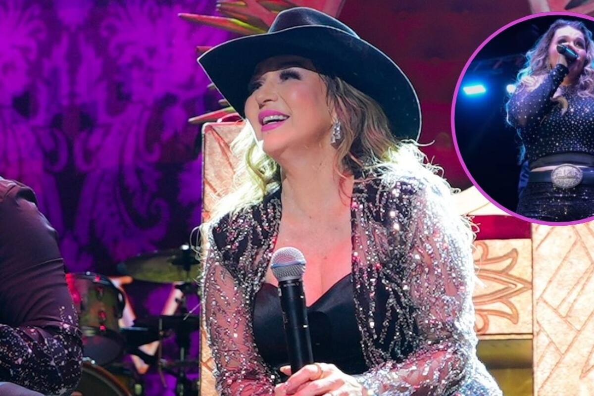 Alicia Villarreal rompe en llanto en el escenario al recordar a su padre