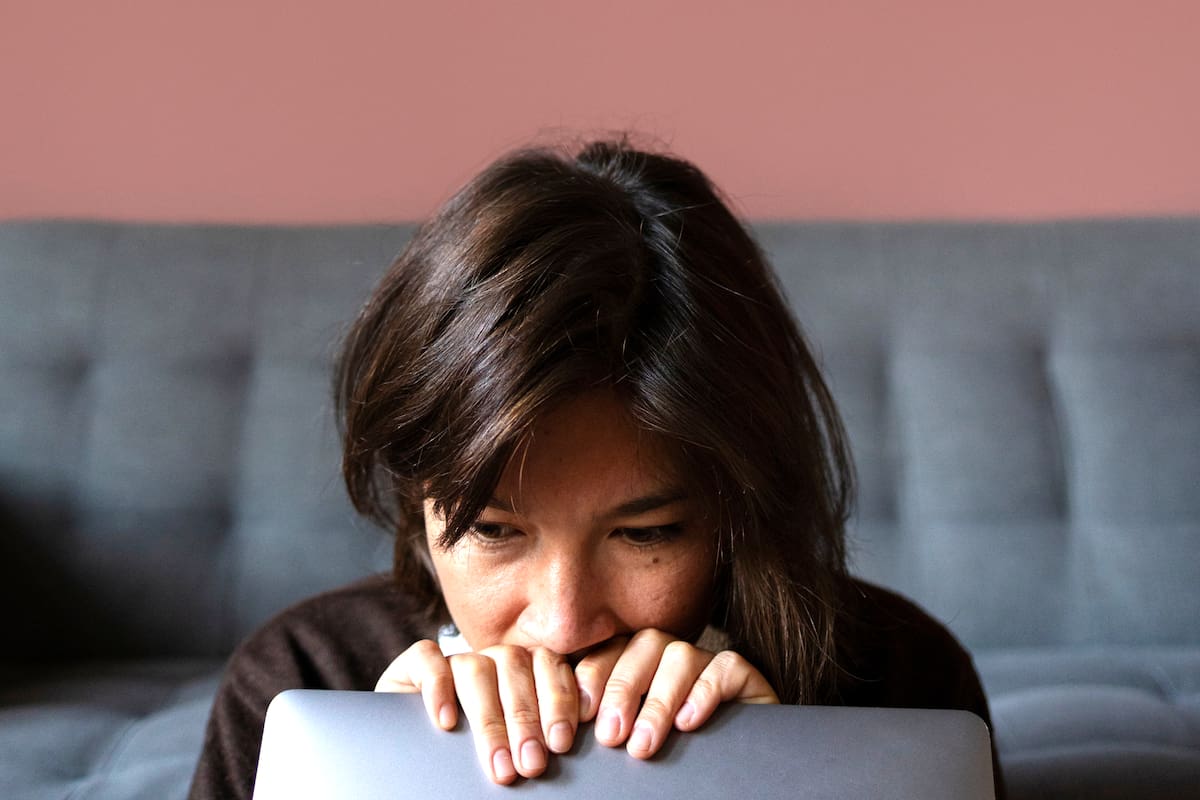 10 señales de que los millennials están atravesando una crisis de la mediana edad (y no quieren admitirlo)