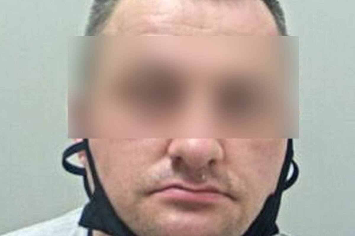 Empleado de supermercados detenido por abusar sexualmente de pollos y su propio perro