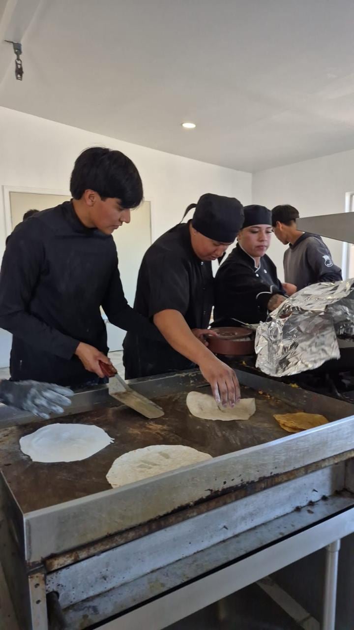 Integrantes de la Patrulla Juvenil participaron en una jornada para fomentar la corresponsabilidad en las labores del hogar. Foto: Border Zoom