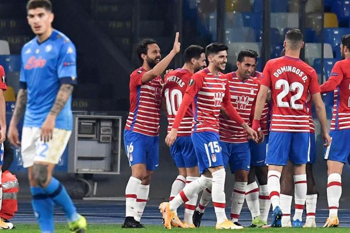 El Nápoli sin el "Chucky" Lozano se despide de la Europa League