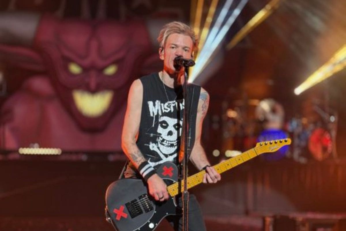 Deryck Whibley, líder de Sum 41, revela haber sufrido abuso sexual por su manager