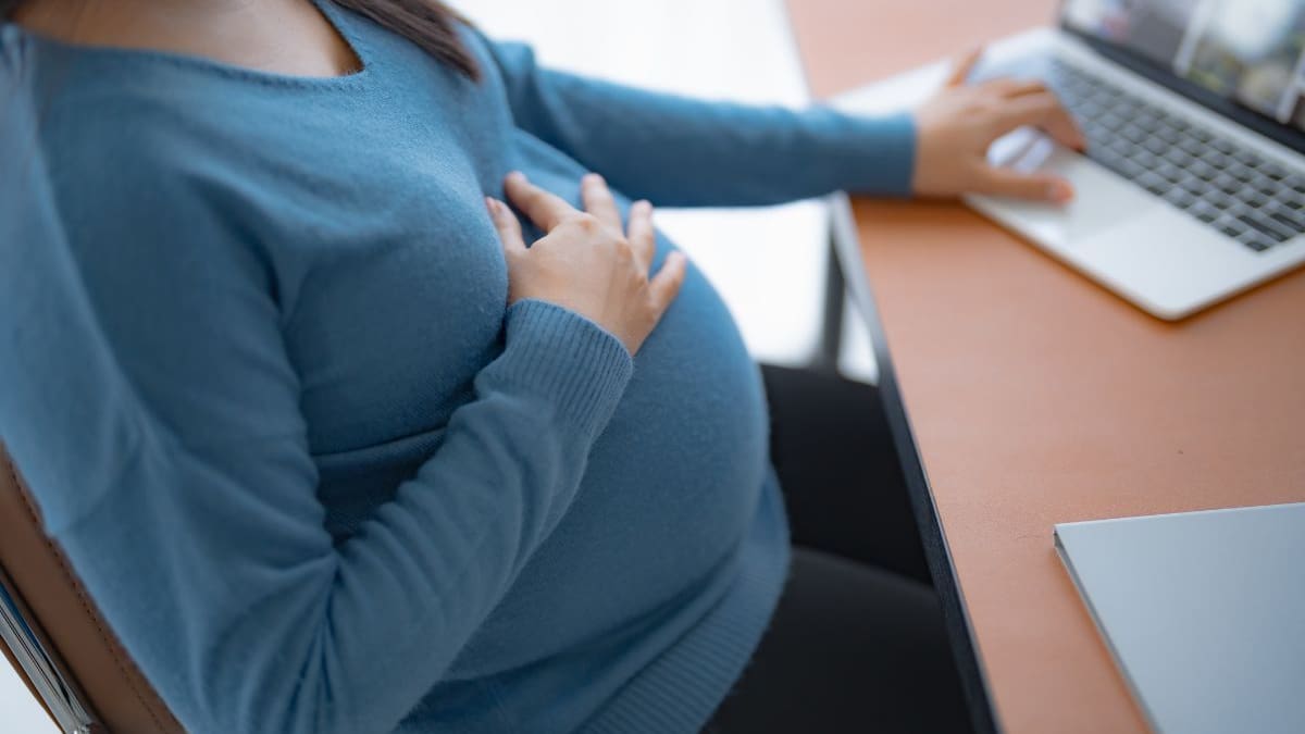 Un estudio advierte que el estrés provocado por complicaciones durante el embarazo puede elevar el riesgo de hipertensión y afectar la salud cardíaca de la mujer durante varios años después del parto