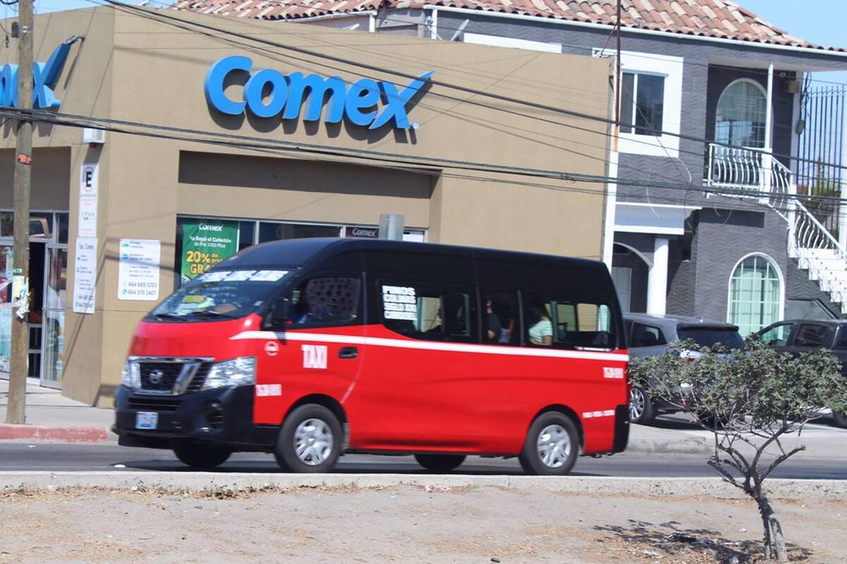 Usuarios denuncian mala calidad en transporte de taxis en Tijuana