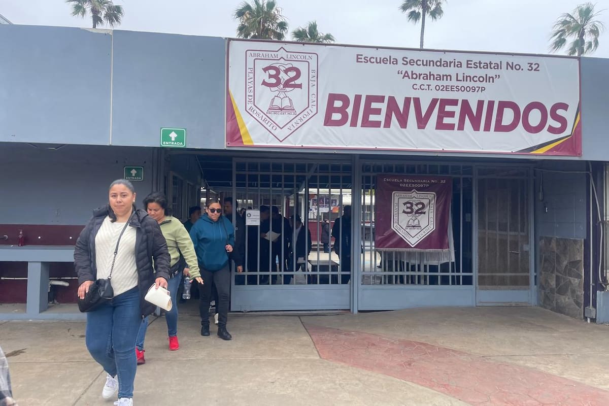 Muestran a padres cómo comunicarse con sus hijos