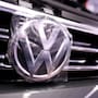Volkswagen recortará 50 mil empleos a nivel mundial y condiciona la futura recontratación de obreros despedidos en Puebla a la firma de sus bajas sin demandas legales.