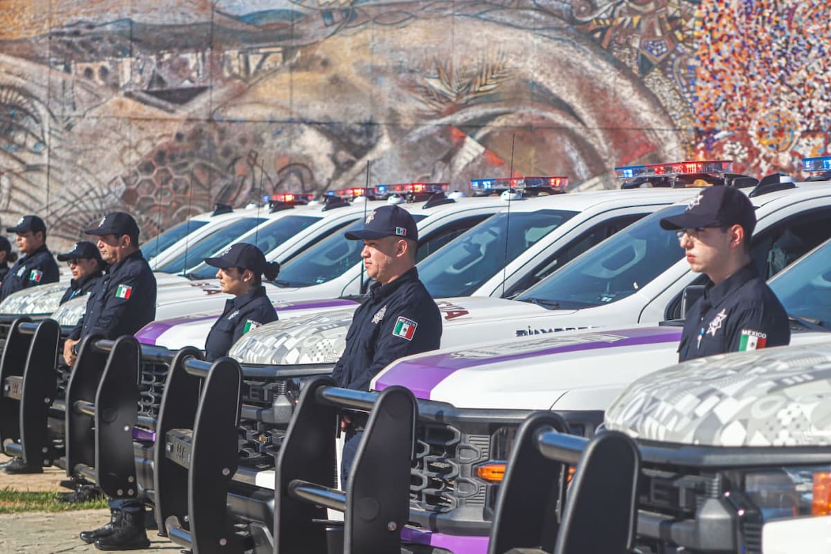 Gobernadora entrega 123 nuevas patrullas a la Fuerza Estatal y al Escuadrón Violeta