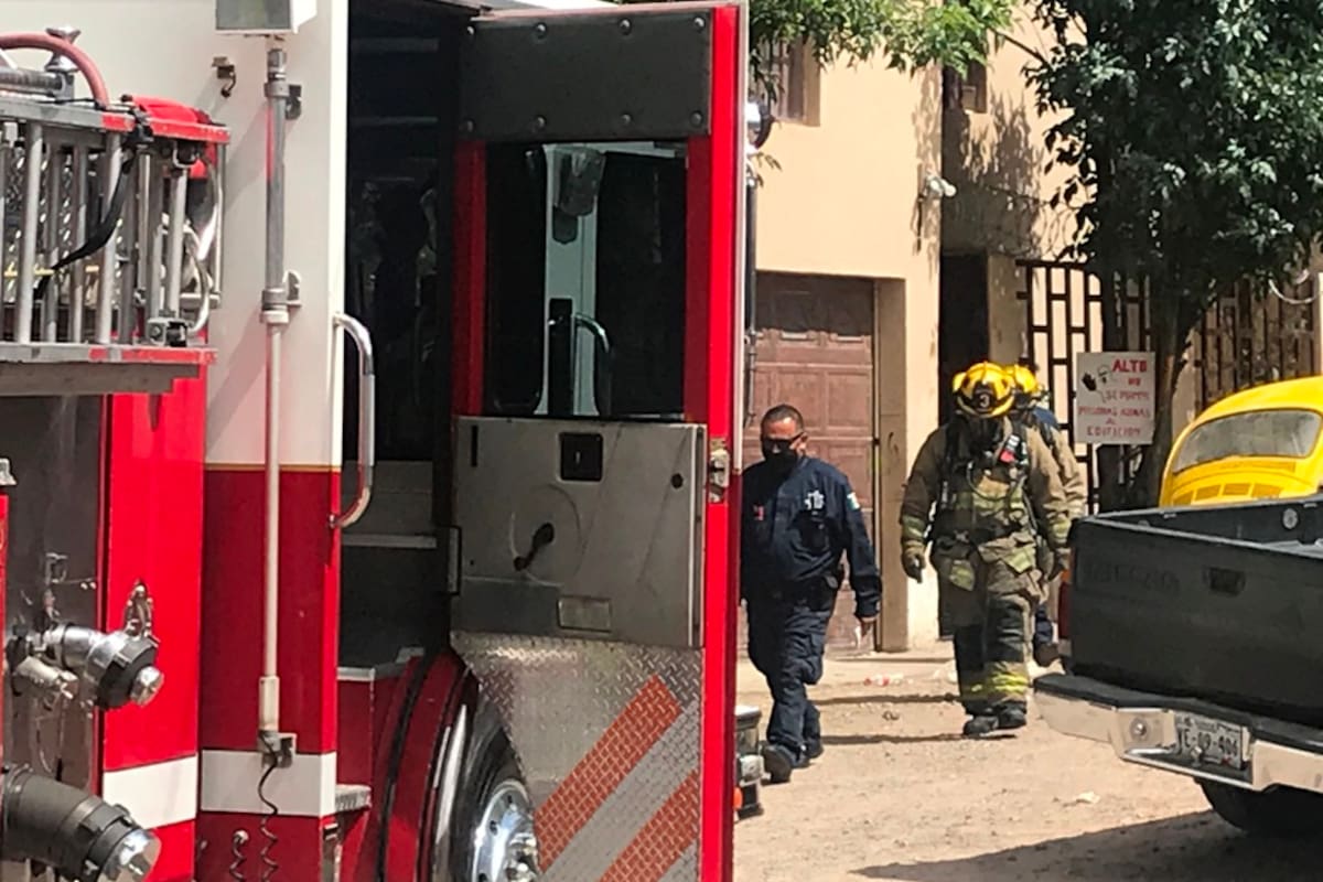 Adulto mayor resulta ileso tras incendio en su casa de la colonia Sierra Bonita