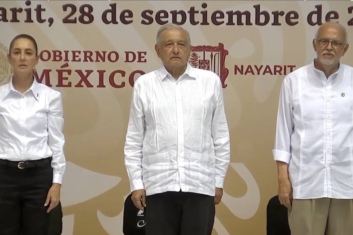 AMLO cierra gira de transición a Sheinbaum con inauguración del sector naval en Nayarit