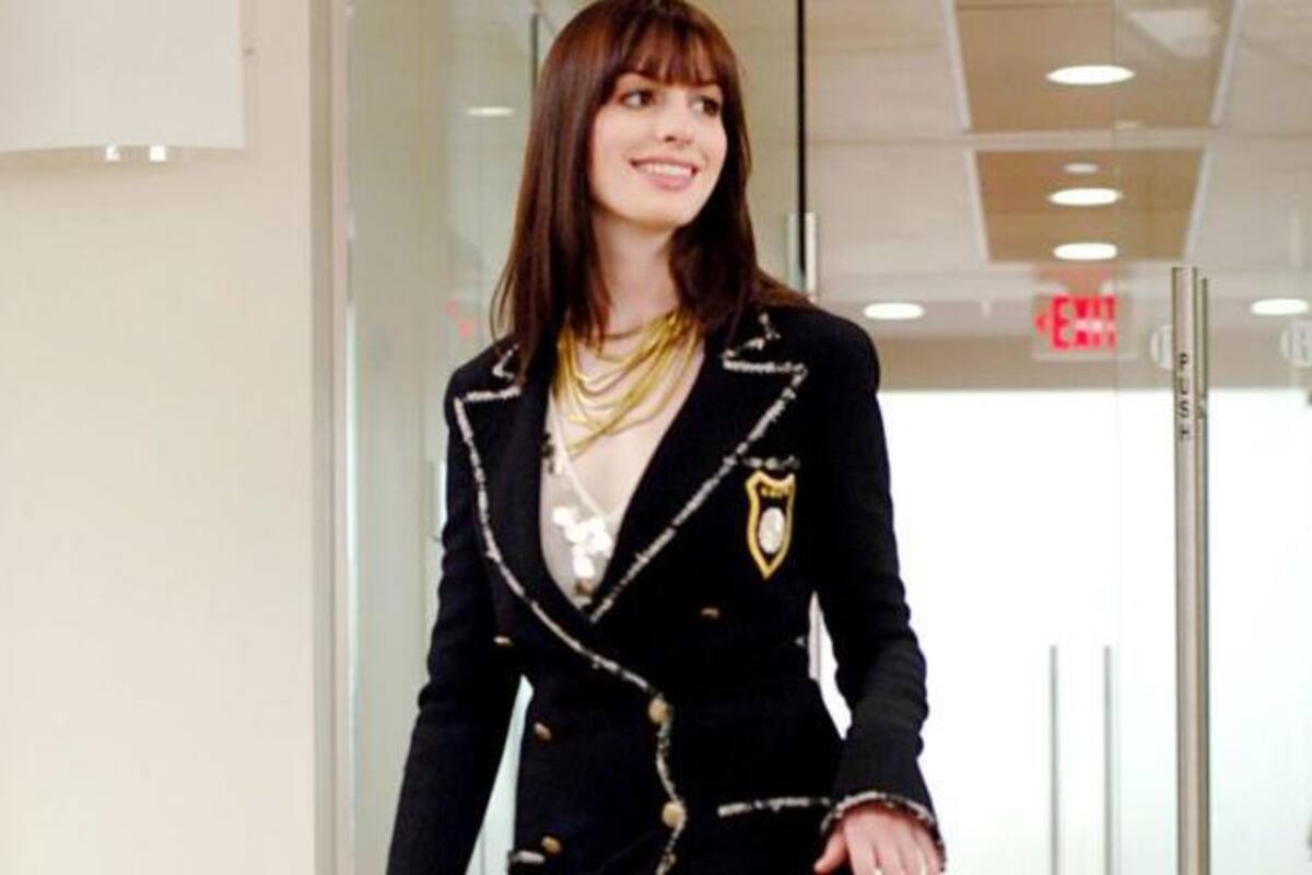 Anne Hathaway recrea 'look' del 'Diablo Viste a La Moda' y posa junto a Anna Wintour