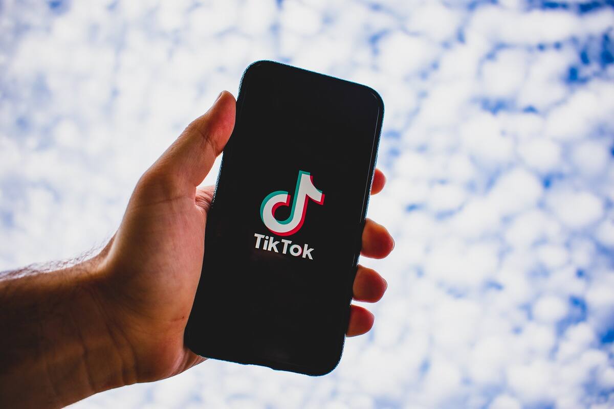 Facebook y Snapchat tienen conversaciones para comprar rival de TikTok