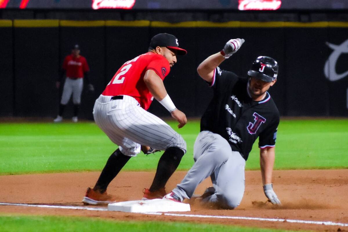 Toros de Tijuana saca la escoba en Durango