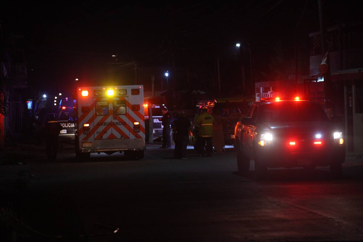 Localizan cadáver con impactos de bala en baldío de Tijuana