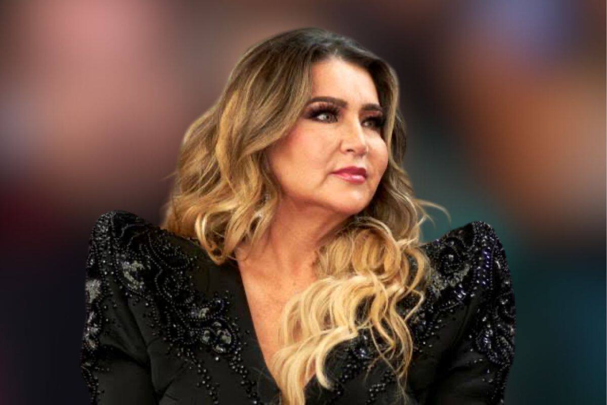 Fallece el padre de la cantante a los 77 años de edad.