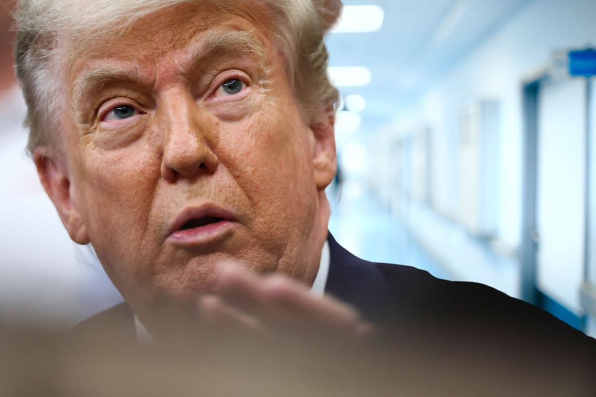 Trump dice que todo salió “perfectamente” en su revisión médica, pero la falta de un reporte completo reaviva dudas sobre su salud antes de cumplir 80 años