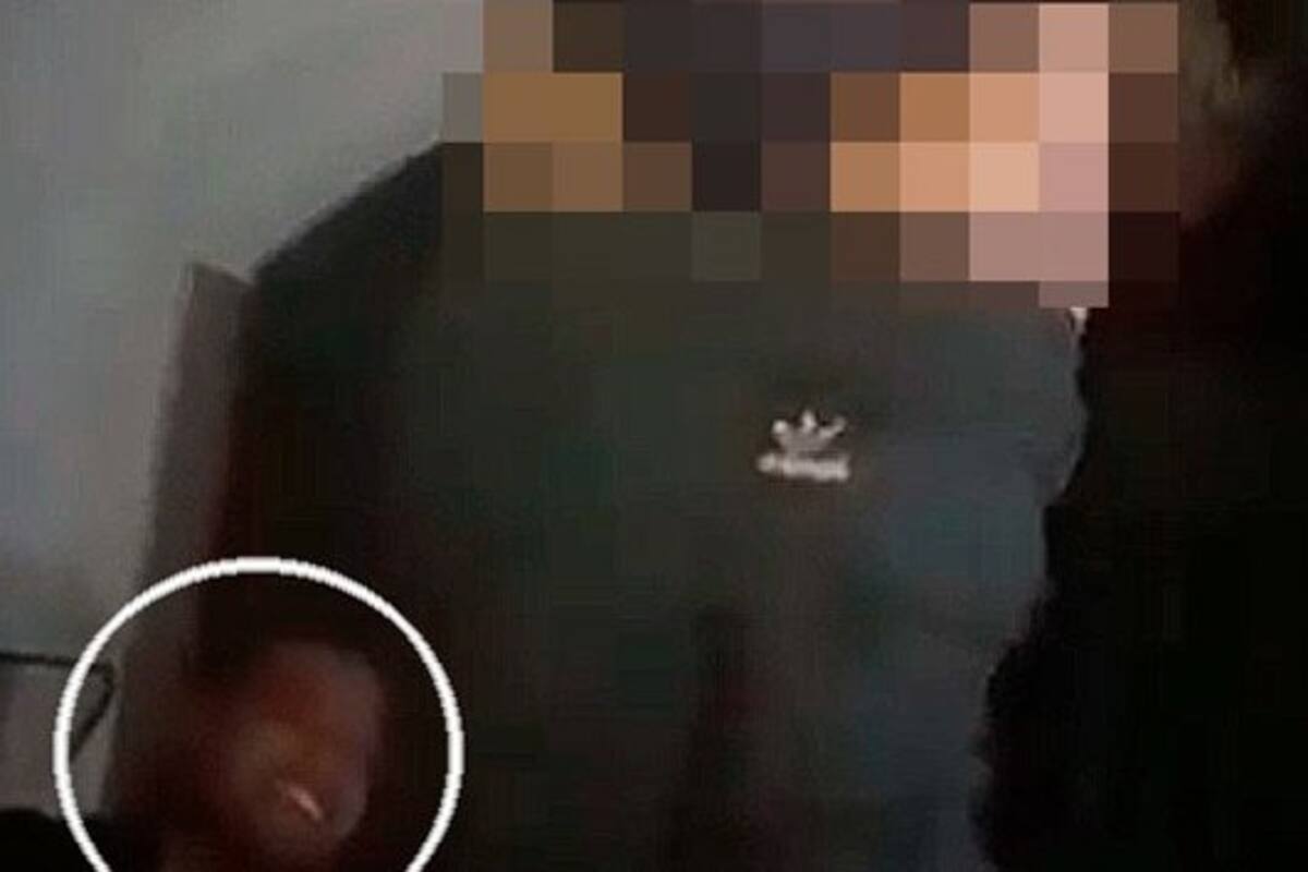 Video: Captan a jefe de la Policía de Tepeyahualco besando a bailarina exótica