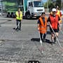 Personas con discapacidad visual retan a funcionarios del gobierno de Tijuana a caminar como ellas