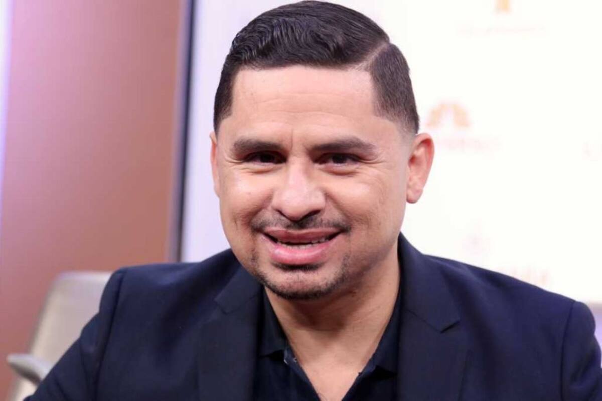 Larry Hernández presenta ataque de ira en concierto