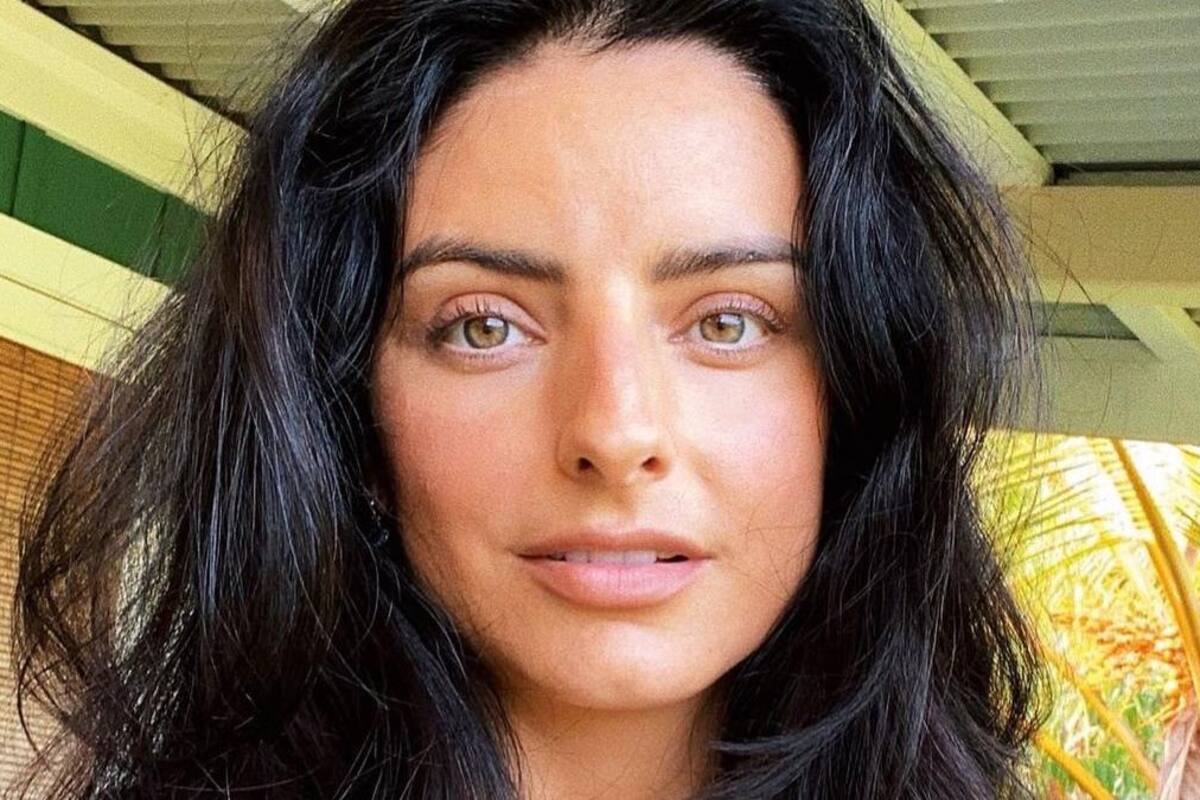 ¿Aislinn Derbez con nuevo galán en la nieve?