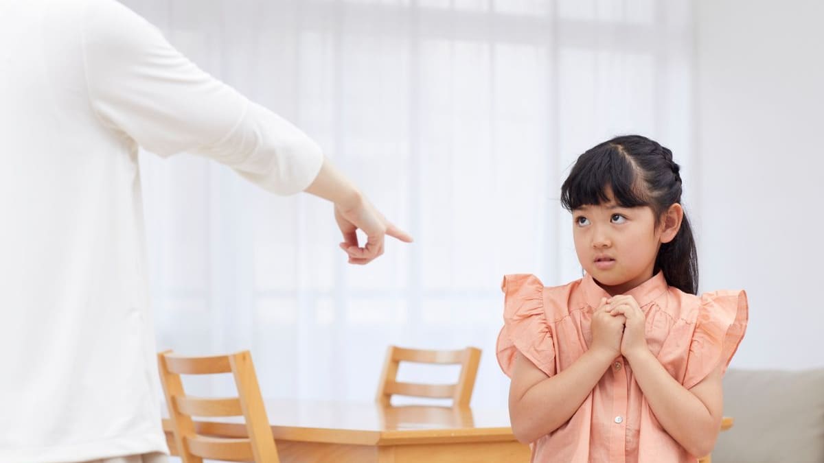 Psicólogos explican qué hacer cuando un niño pega y por qué evitar gritos o castigos físicos puede ayudarle a controlar mejor sus emociones y conducta