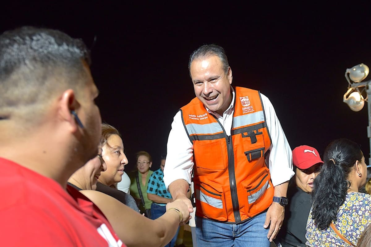 Entrega Astiazarán puente vehicular y una obra de pavimentación