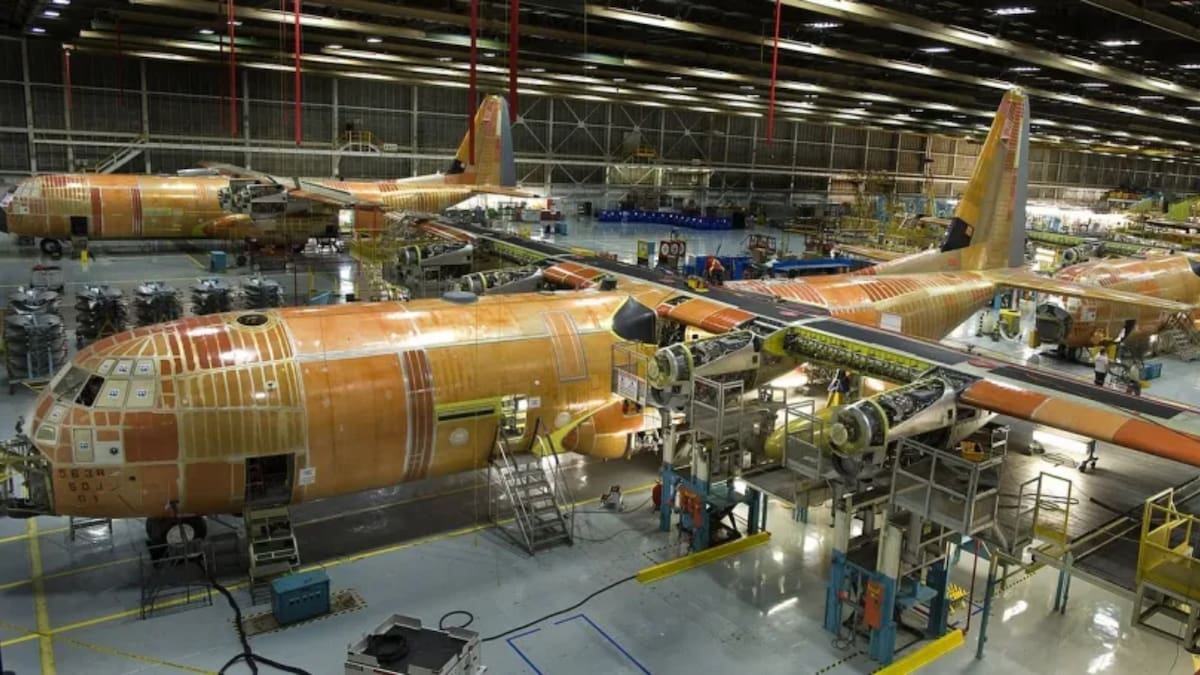 El C-130J Super Hércules es ensamblado con tecnología avanzada y precisión industrial, integrando millones de piezas en un proceso coordinado a nivel internacional. (Créditos: Lockheed Martin)