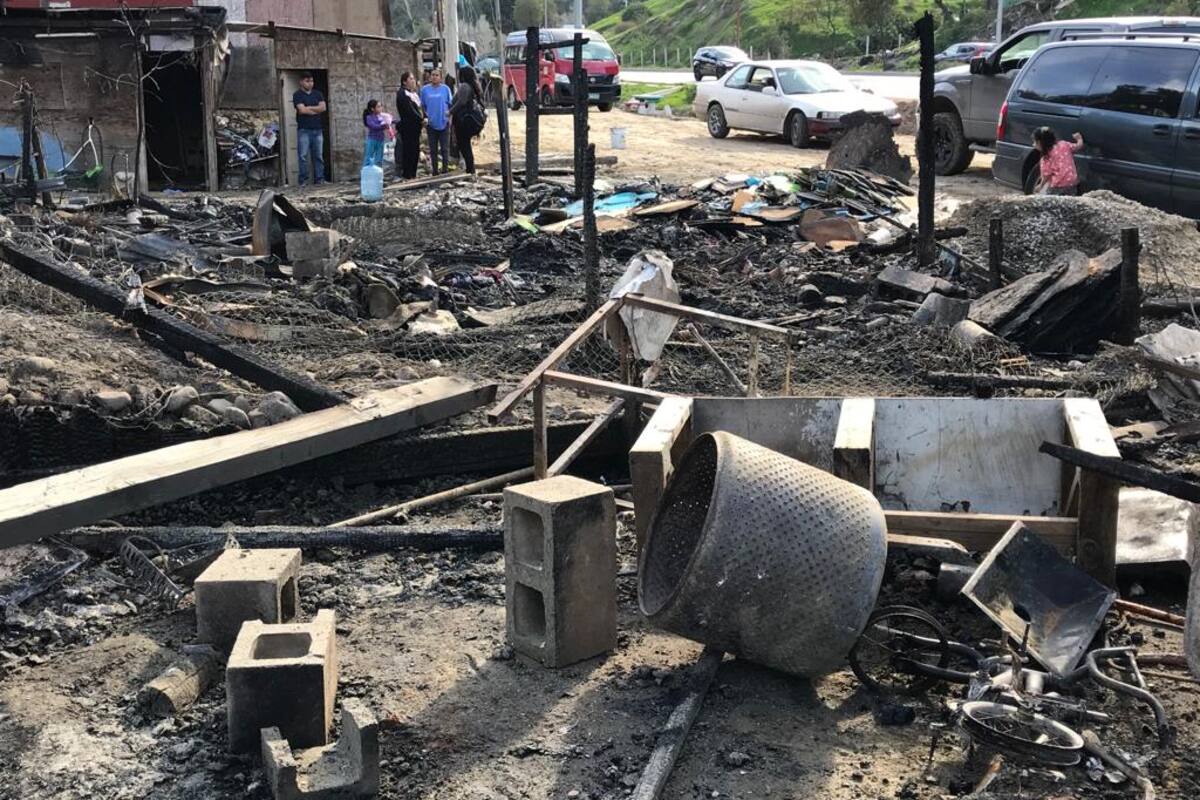 Incendio consume 15 viviendas en Libramiento Rosas Magallón