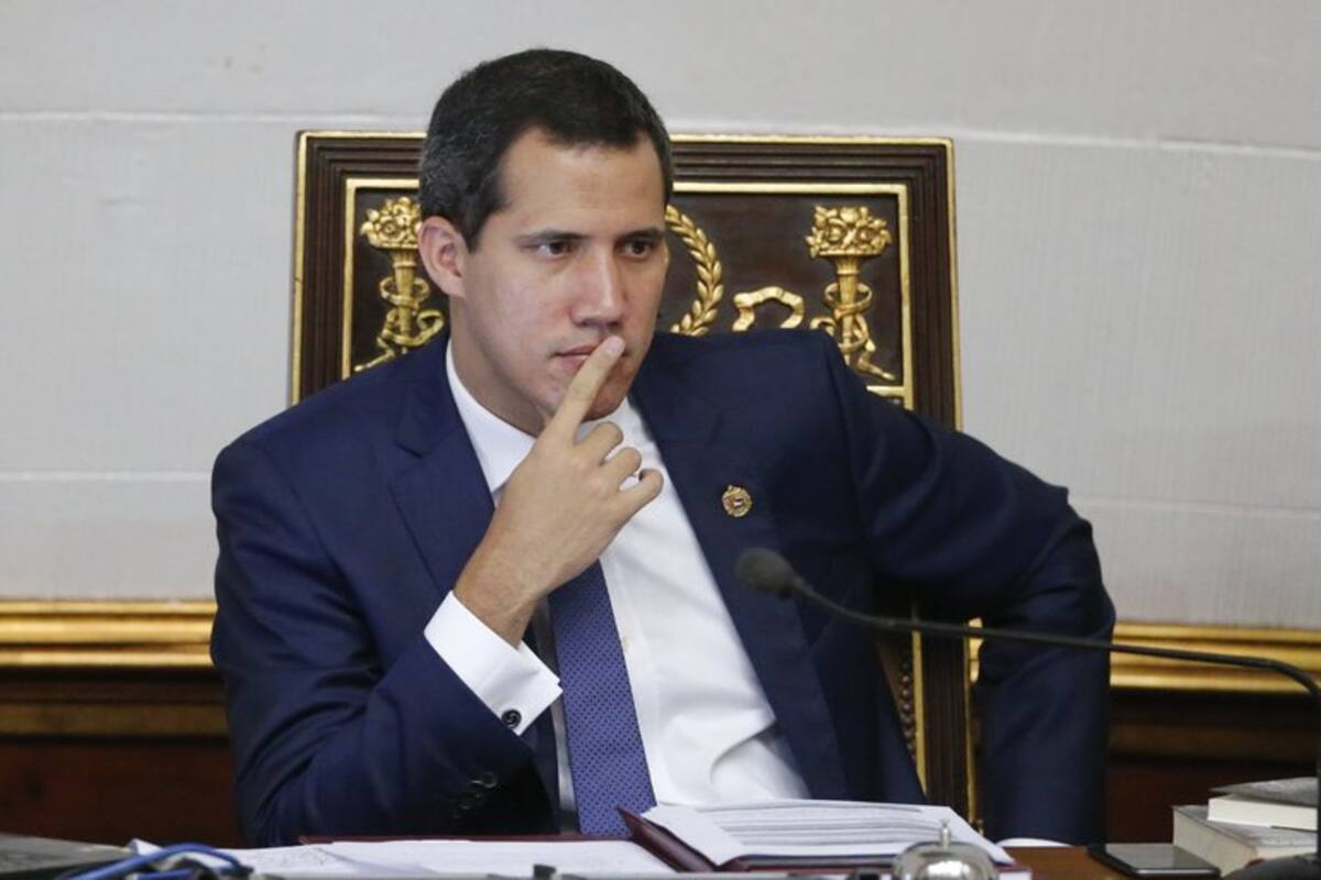 Denuncian que asesinaron a familiares de delincuente que sale en foto con Guaidó