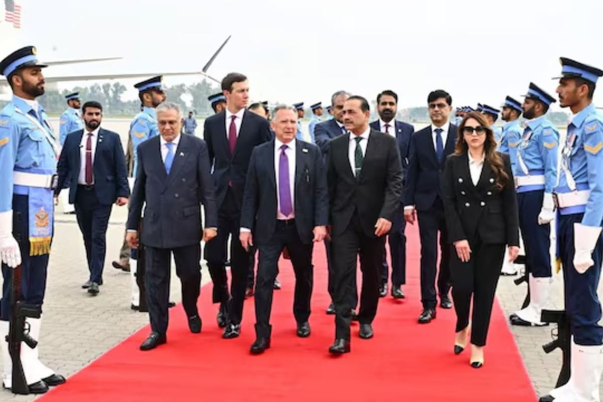 Irán asegura que Estados Unidos aceptó liberar miles de millones en fondos congelados pero Washington lo niega y eleva la tensión en negociaciones clave sobre el estrecho de Ormuz