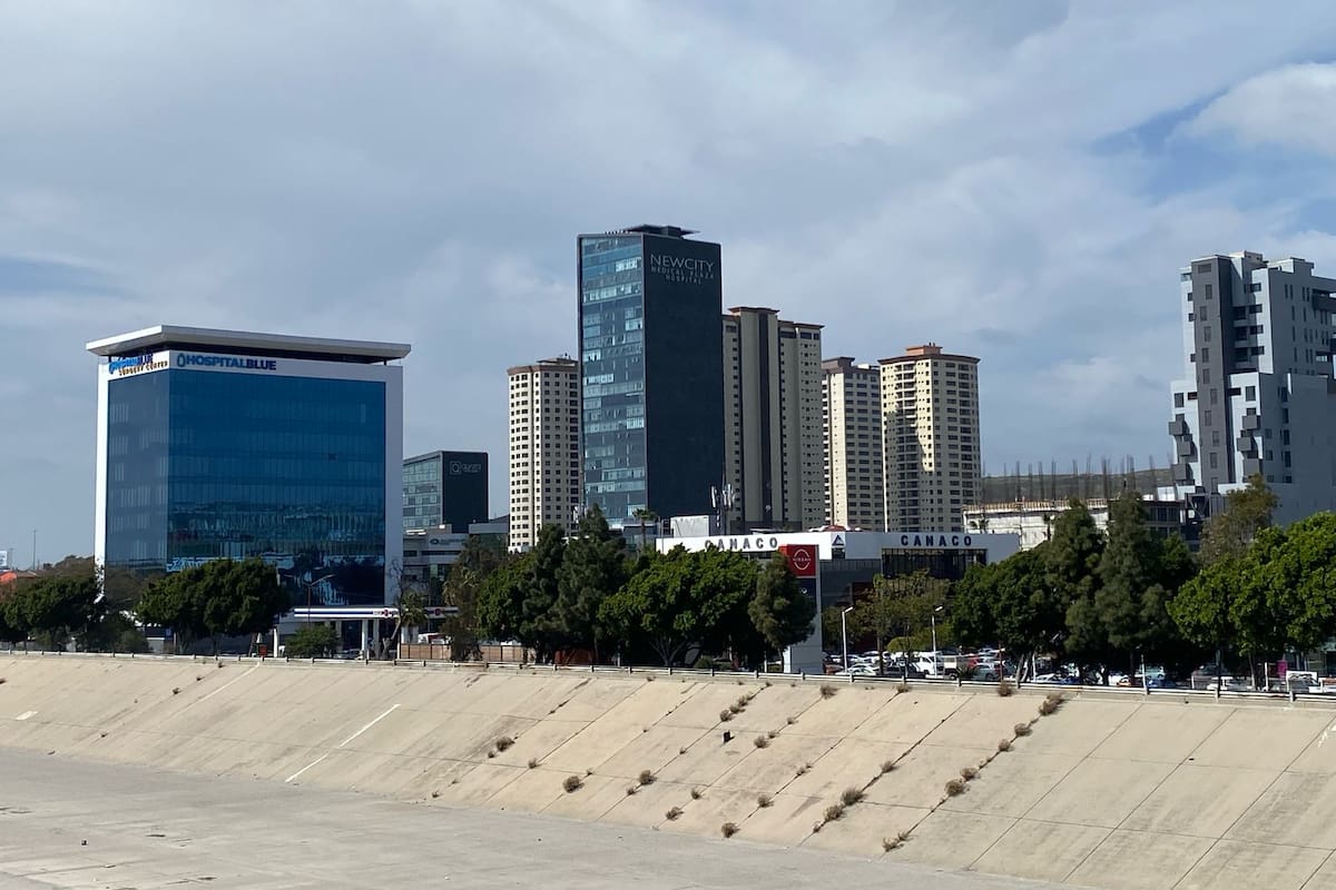 Turismo médico cae 60% y comercio resiente el freno fronterizo en Tijuana