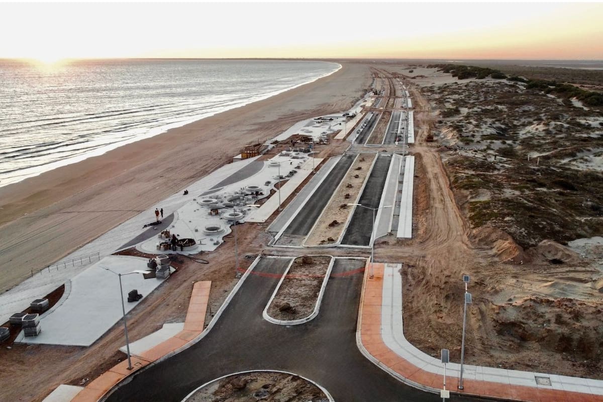Presenta Alfonso Durazo avance de malecón de Huatabampito