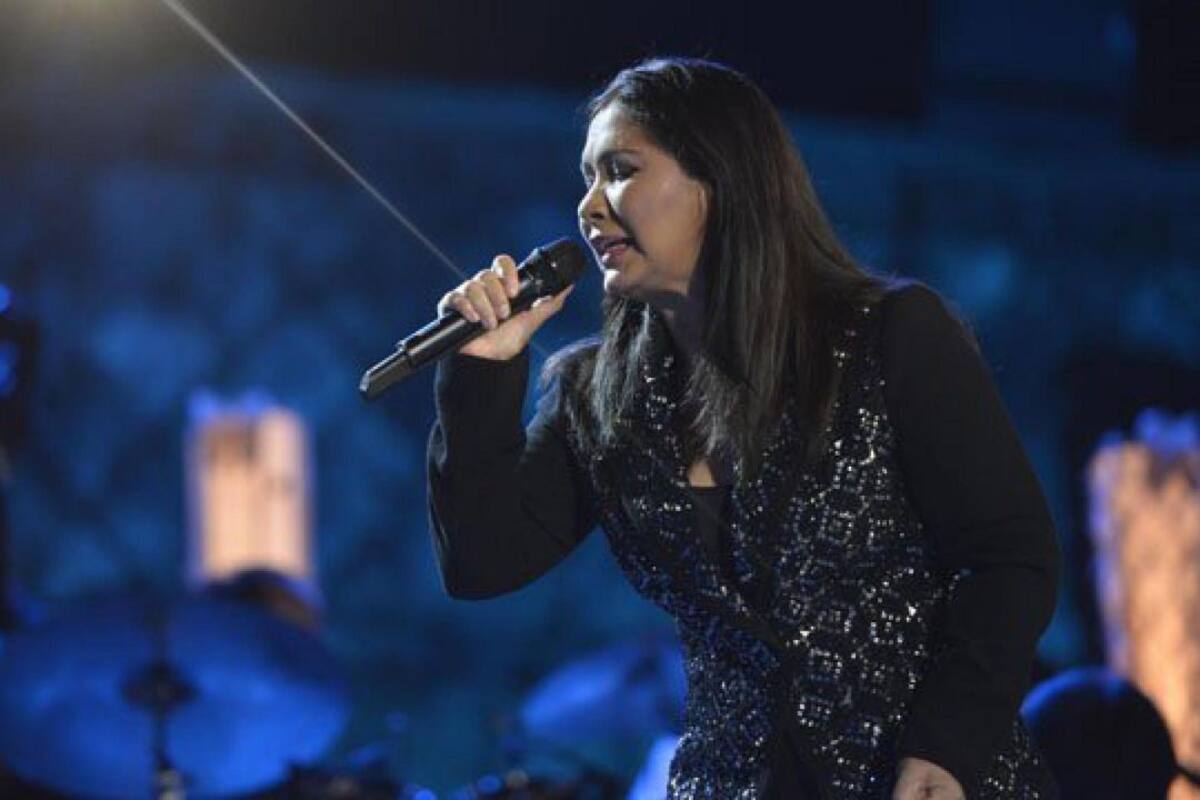 Ana Gabriel advierte que no aceptará regalos ni dará fotos a sus fans durante conciertos