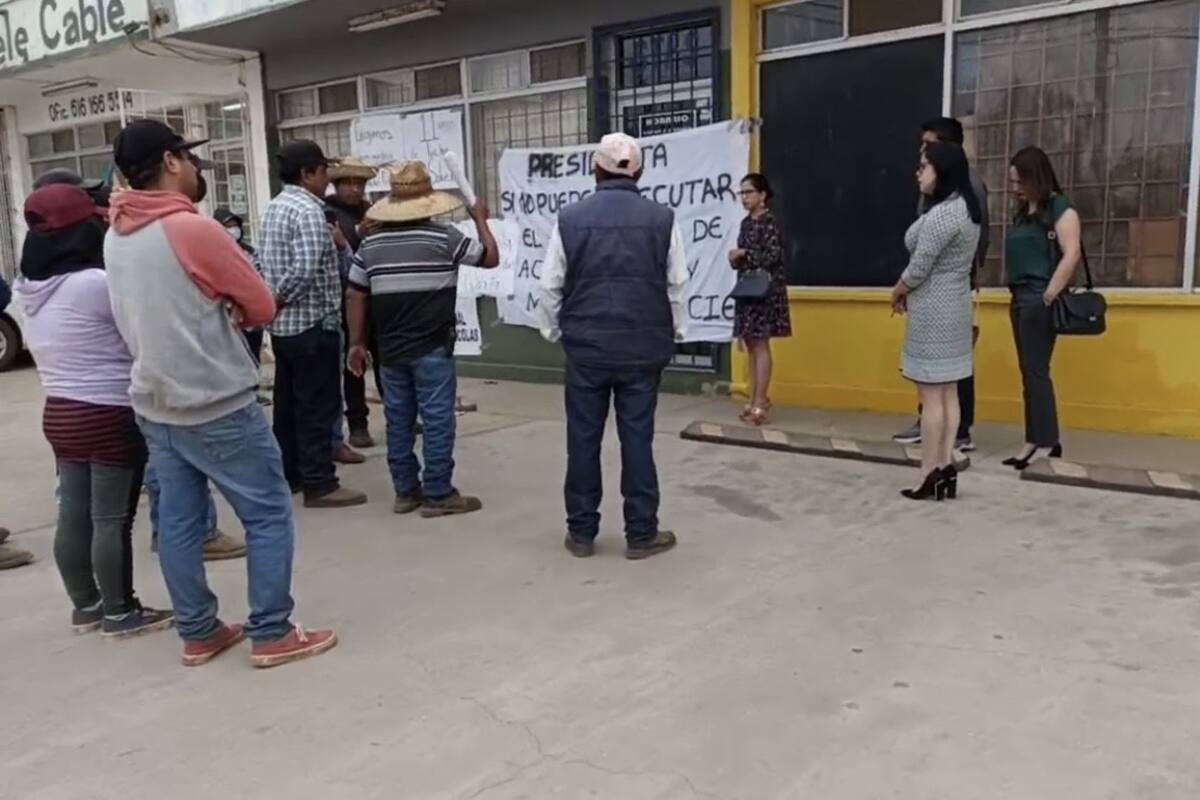 Jornaleros toman oficinas de la junta de conciliación en SQ